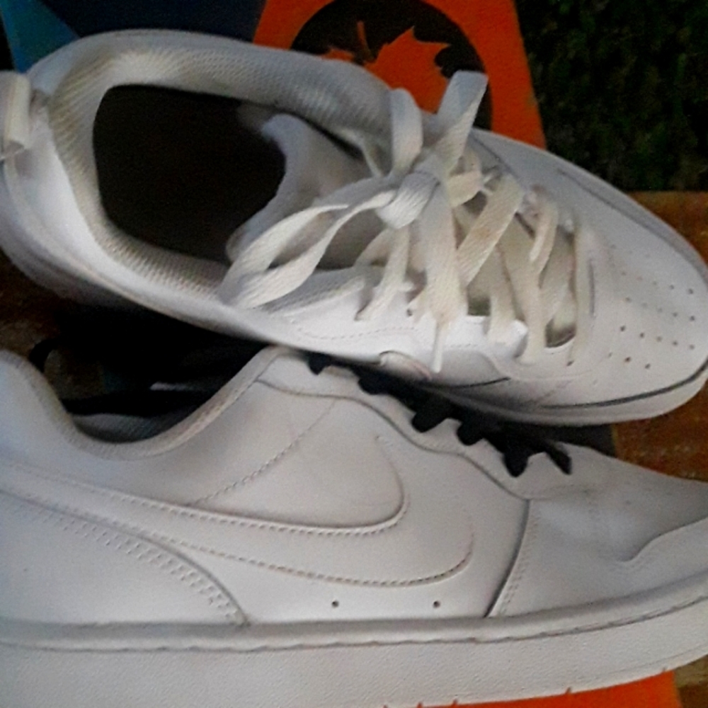 I am selling white nikes air forces
